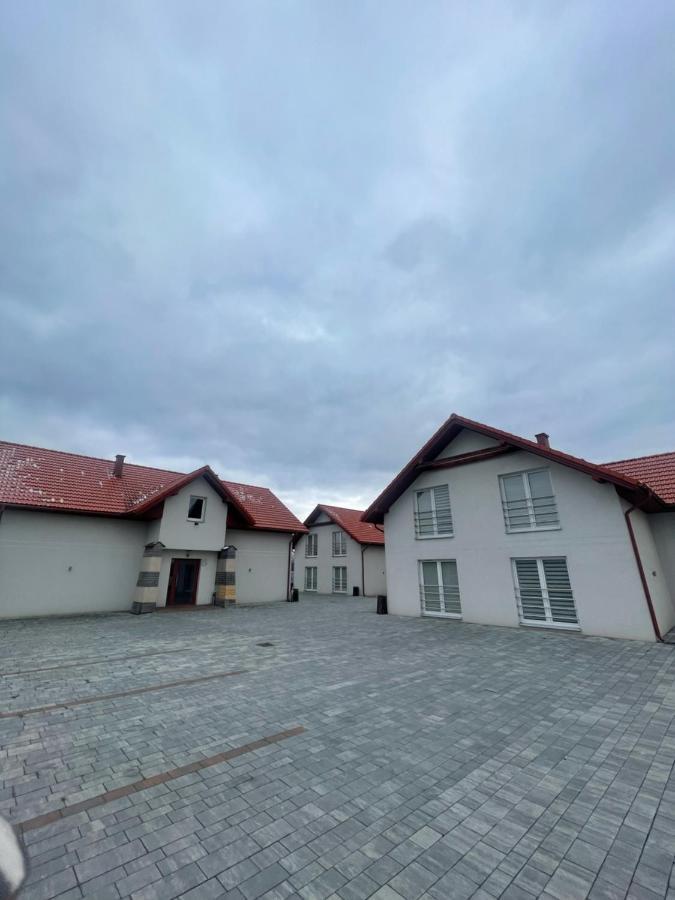 Hotel Pod Strzecha เคียลเซ ภายนอก รูปภาพ